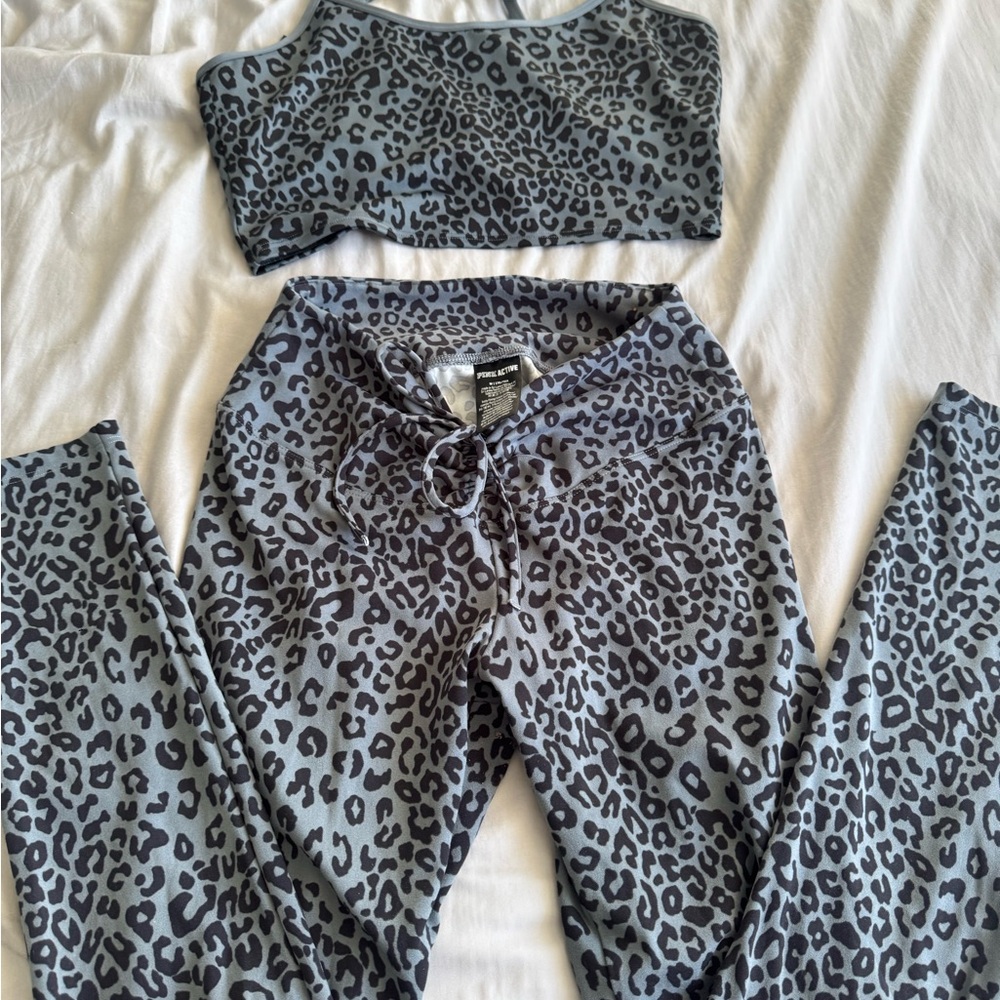 Victoria’s Secret pink Leopard Print Sports Bra and Leggings Set